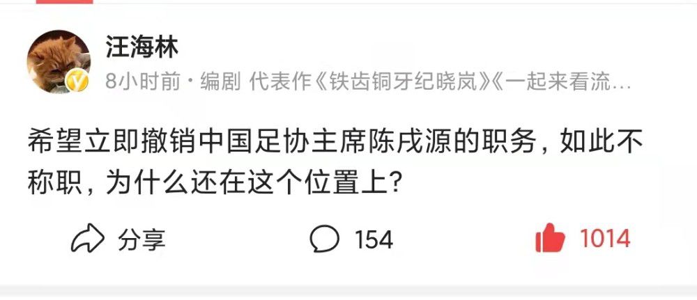 而通过随后飞机撞机场、多方人马激烈枪战以及荒土战场上爆炸连连的激烈画面，可知这场危机的规模正面临逐步失控的局面，也令人期待那场一触即发的终极大战